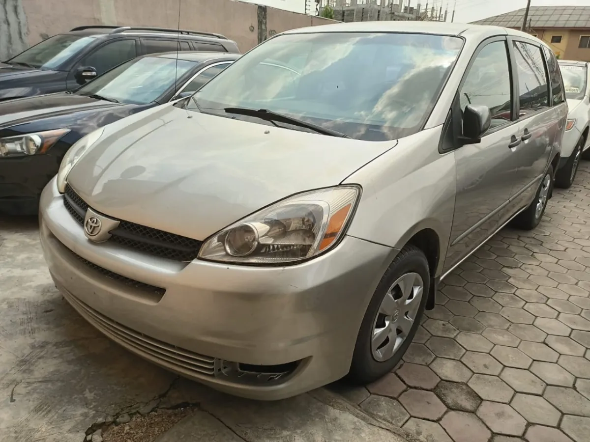 Toyota Sienna 2004 Model - Image 5