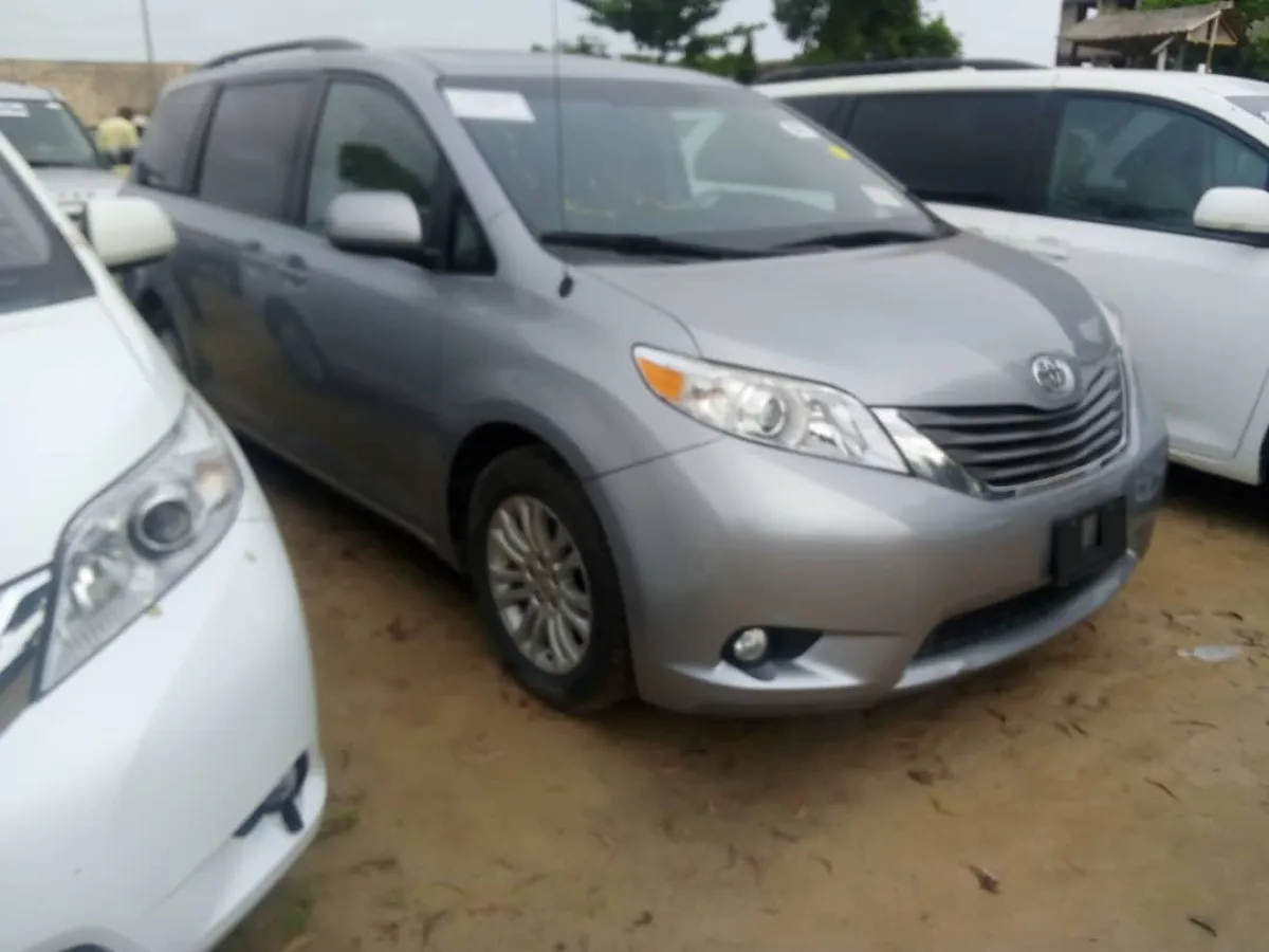 Foreign Used Toyota Sienna 2012 - Image 4