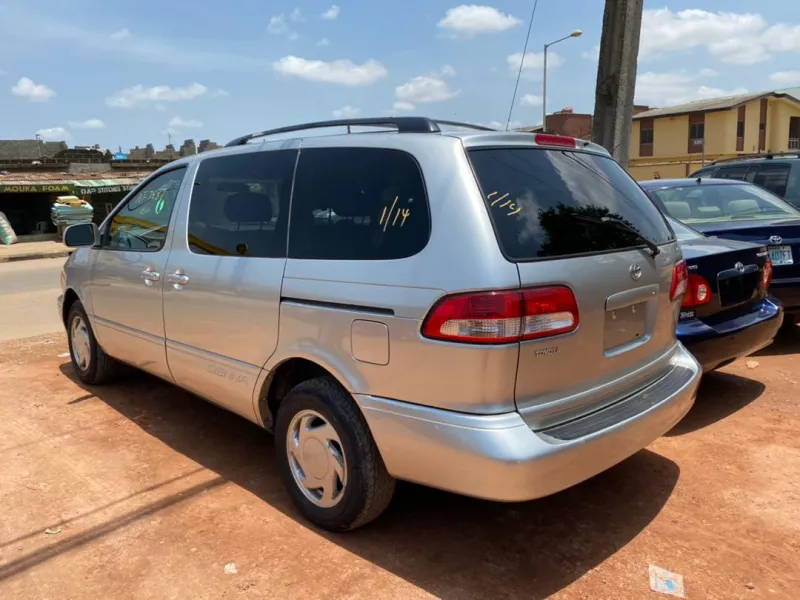 Toyota Sienna 2003 Xle