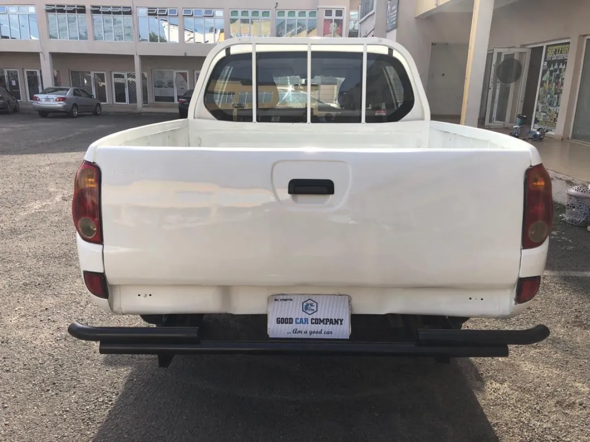 Mitsubishi L200 With Auxiliary - Image 3