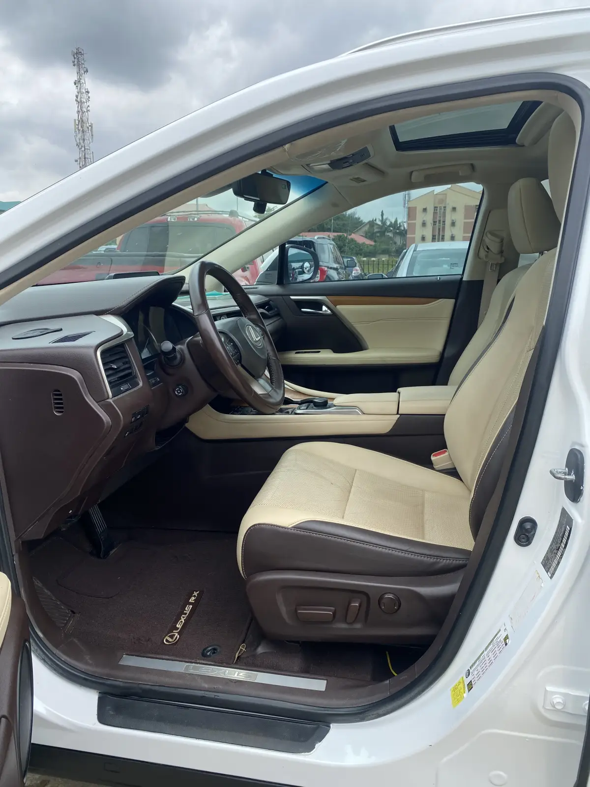 Lexus RX350 2017 - Image 4