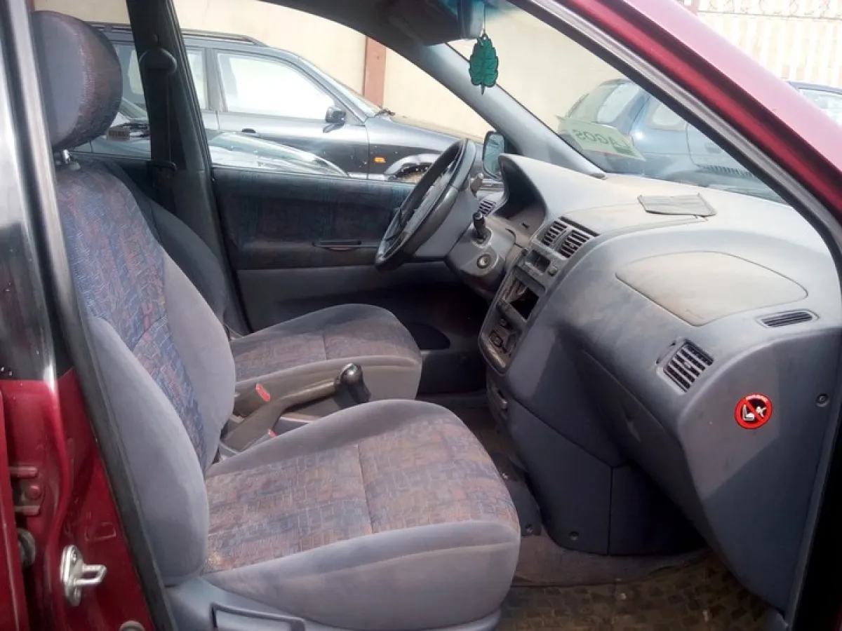 Super Clean Toyota picnic - Image 5