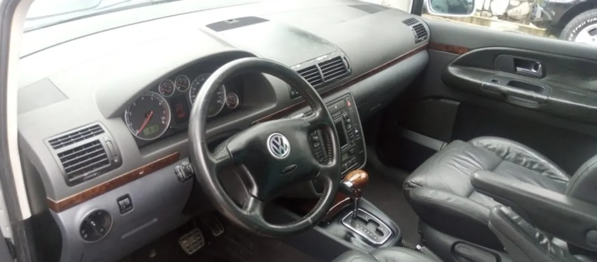 Clean sharp Volkswagen Sharan for sale - Image 1