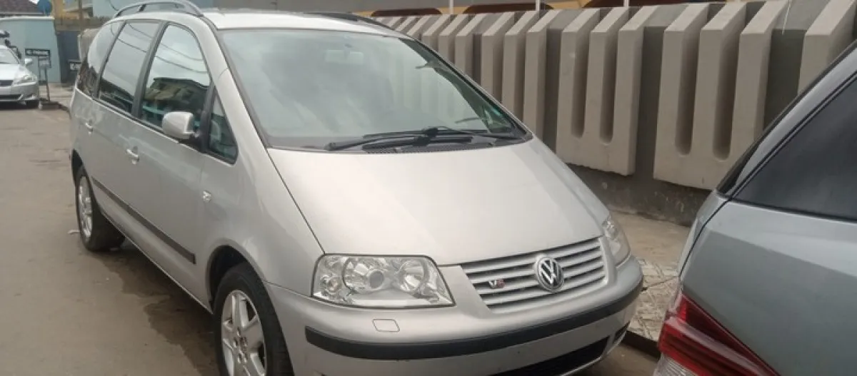 Clean sharp Volkswagen Sharan for sale - Image 2