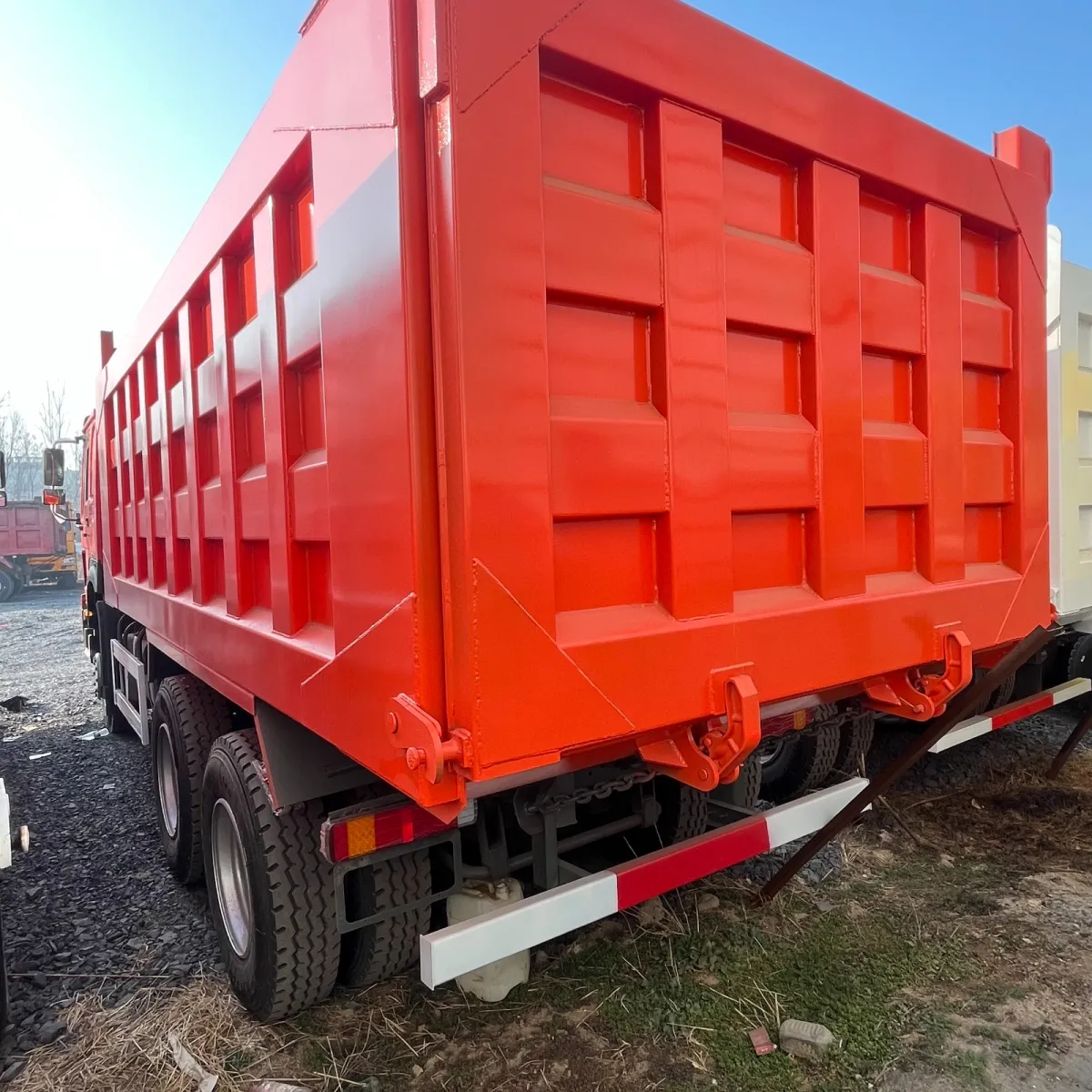 Sinotruck HOWO truck - Image 7