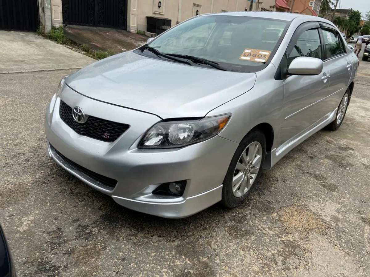 2010 Toyota Corolla Sport Edition Silver - Image 4