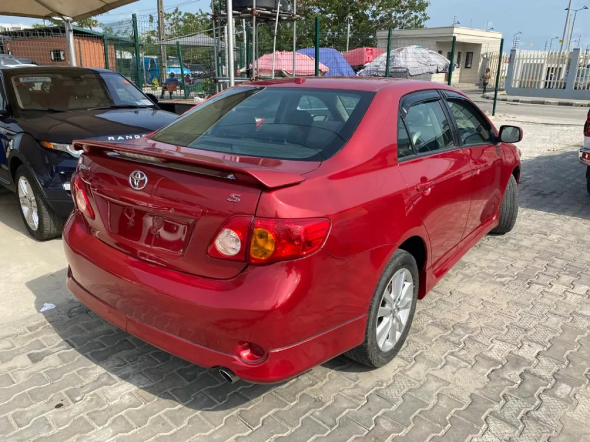 Tokunbo 2010 Corolla Sport Full Option - Image 3