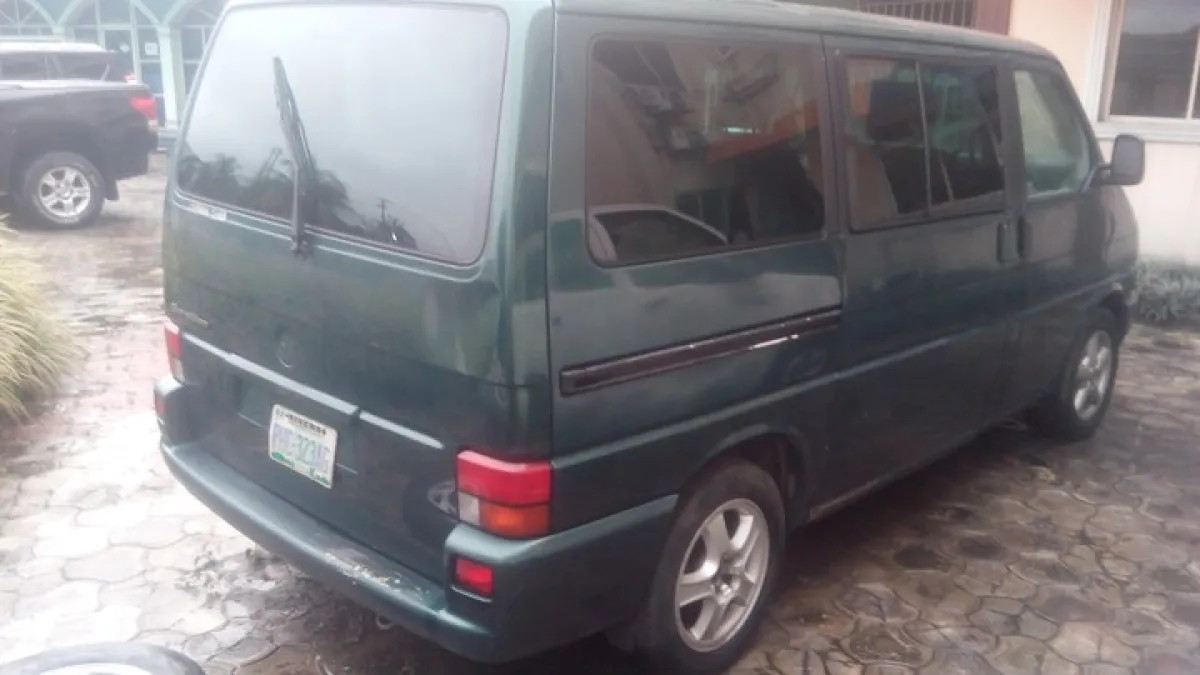 Volkswagen space bus - Image 1