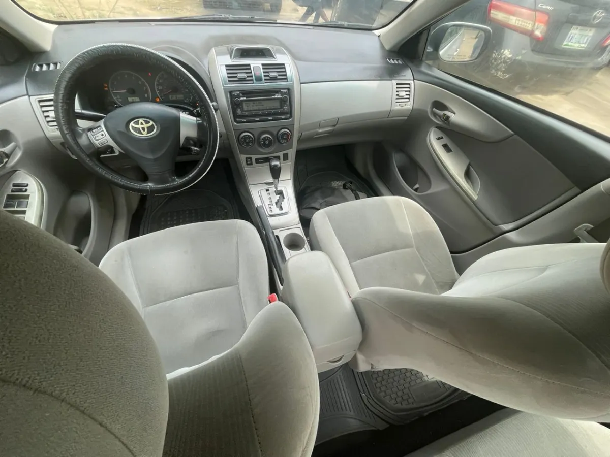 Toyota Corolla 2013 Le - Image 2