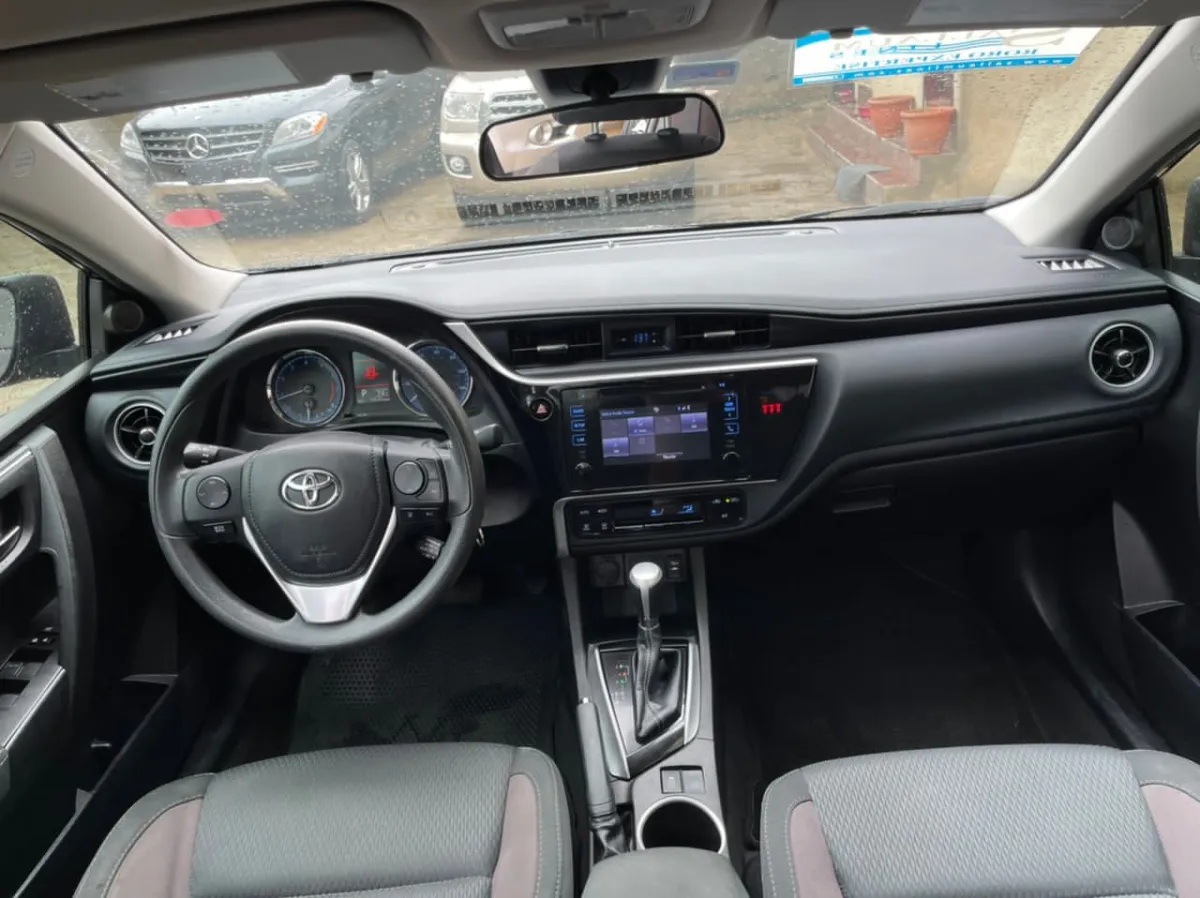 Tokunbo 2018 Toyota Corolla LE - Image 5