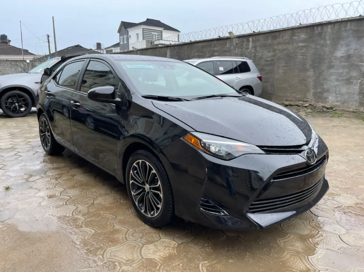 Tokunbo 2018 Toyota Corolla LE - Image 6