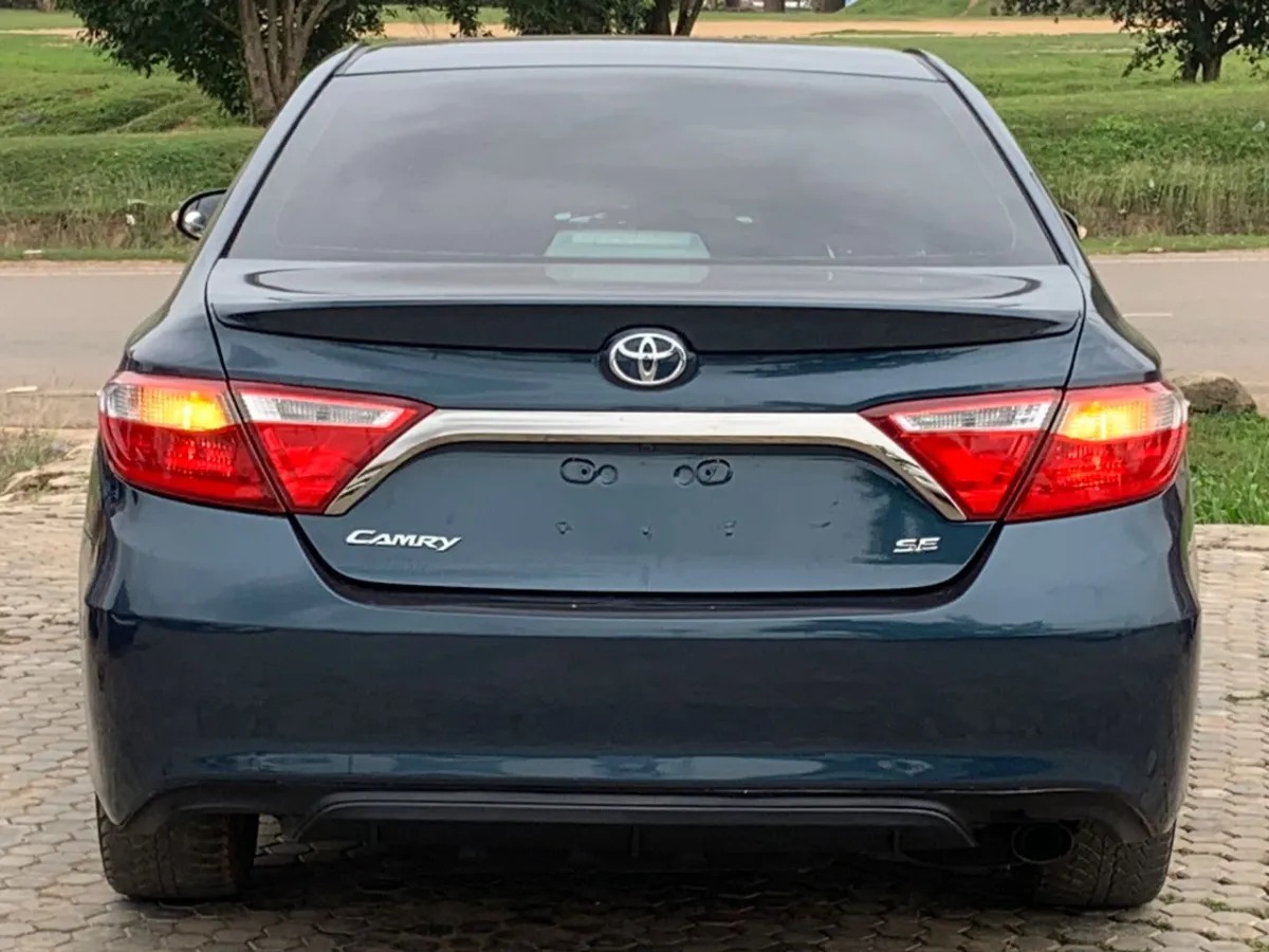 Super Clean Toks Standard 2015 Toyota Camry Se - Image 3