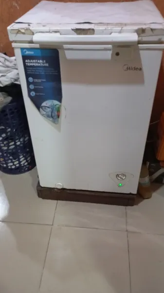 Midea freezer