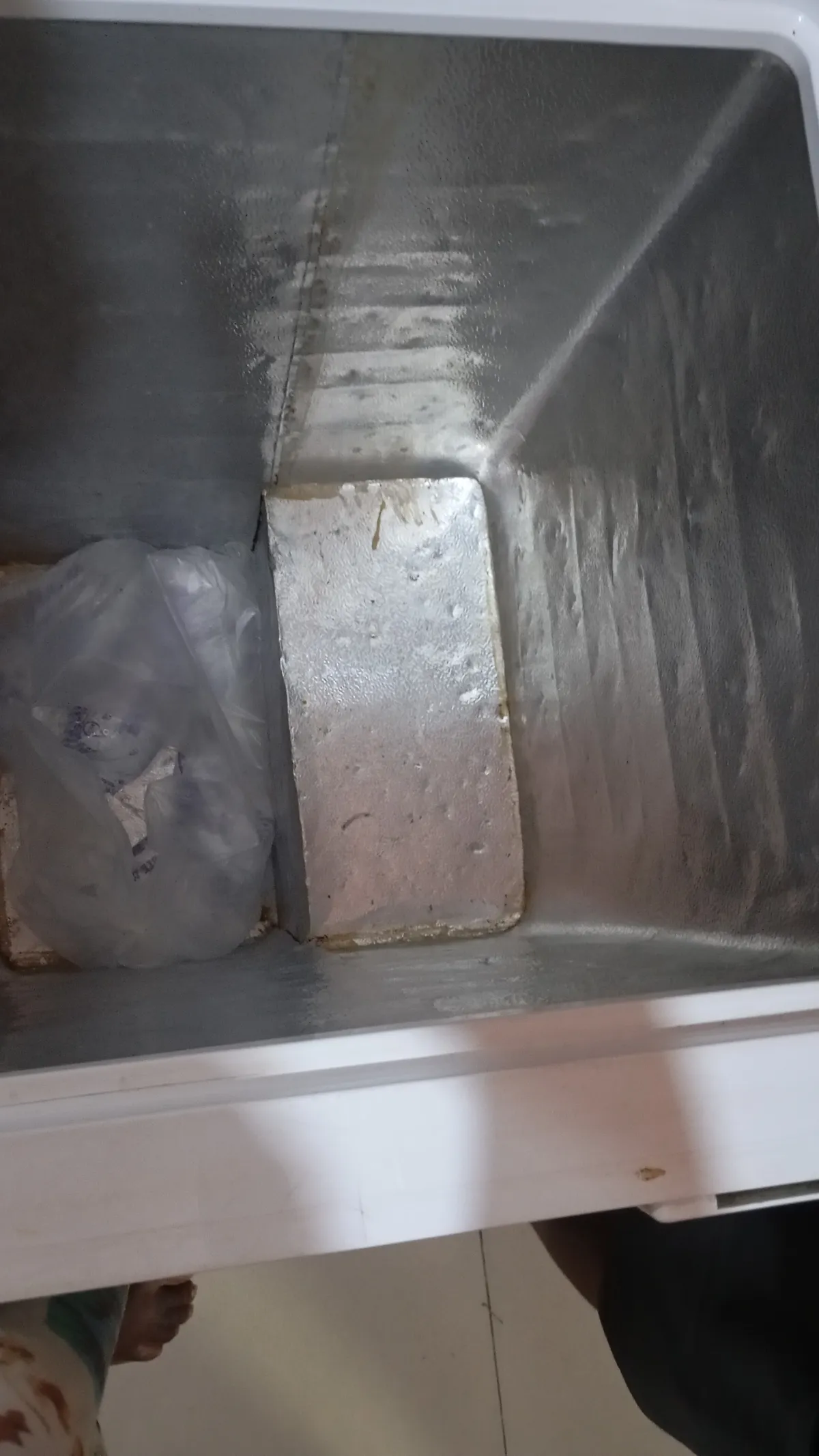 Midea freezer - Image 2