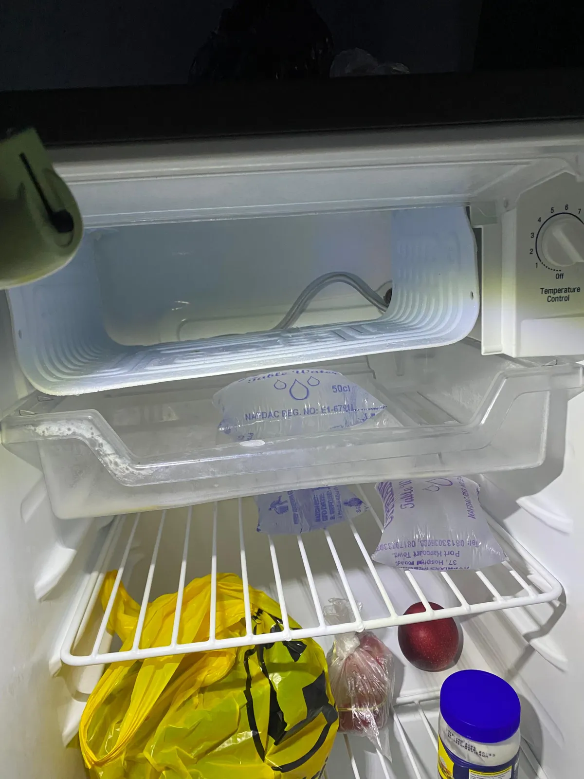 LG refrigerator 92Litres - Image 3