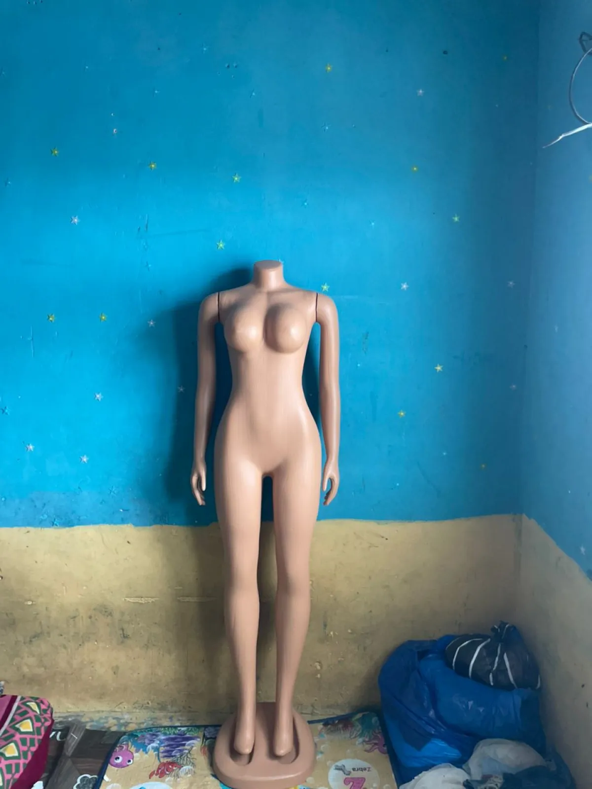 Mannequin - Image 3