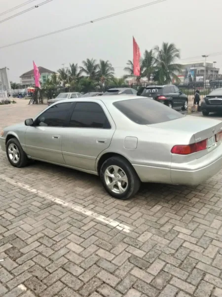 2000 Registered Toyota Camry ( Tiny Light) Everything Working Perfectly at