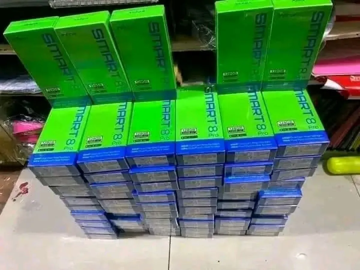 Infinix smart 8 in Benin - Image 3