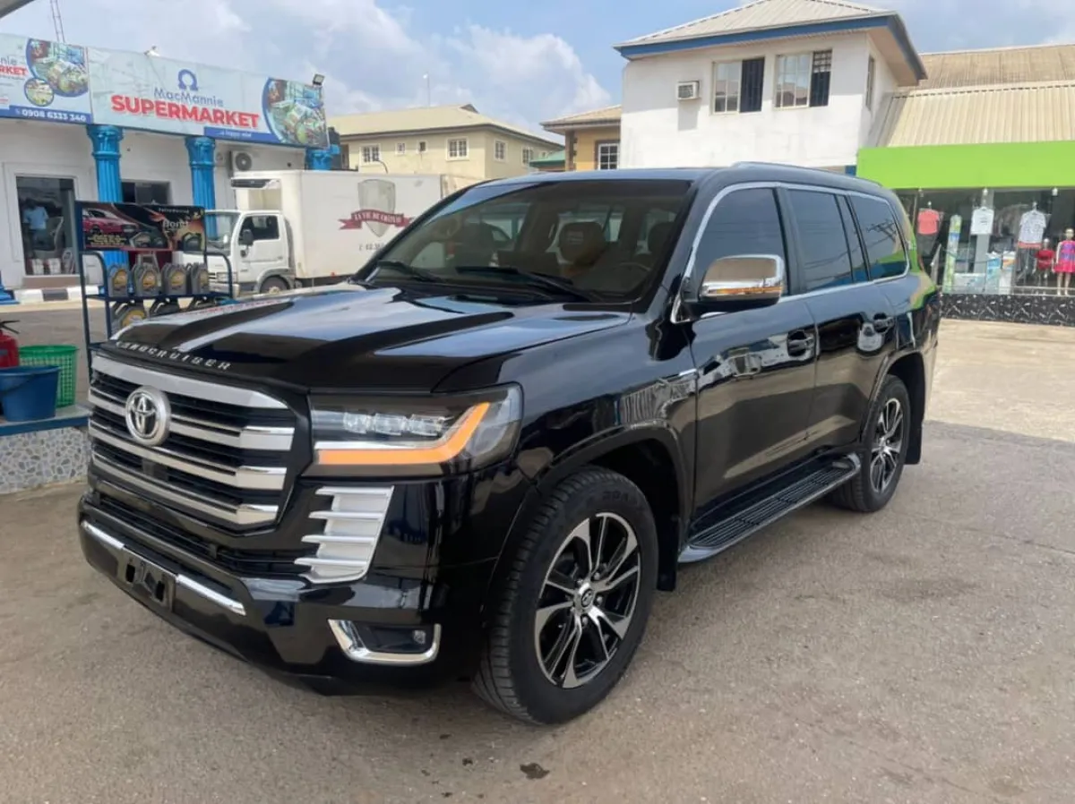 2015 Model Toyota Land Cruiser - Image 4