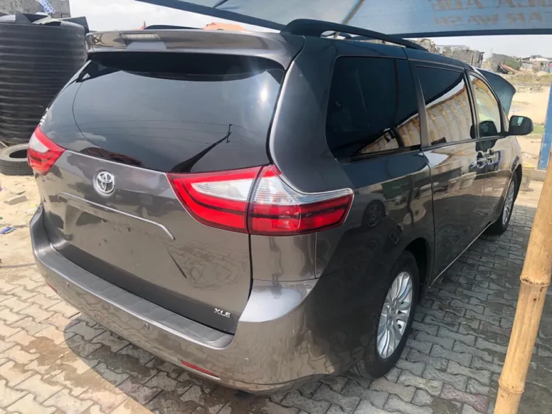 2015 Toyota Sienna Tokunbo Full Option