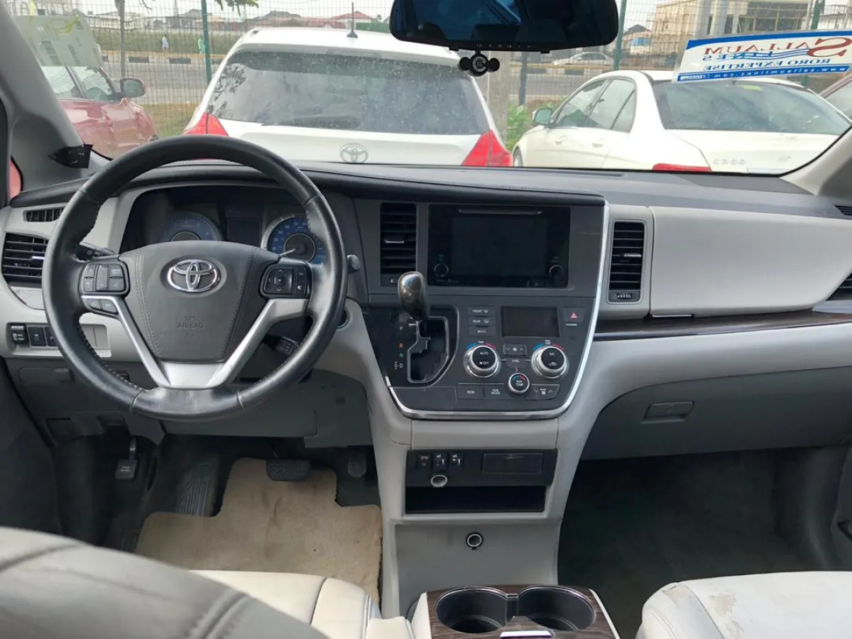2015 Toyota Sienna Tokunbo Full Option - Image 6