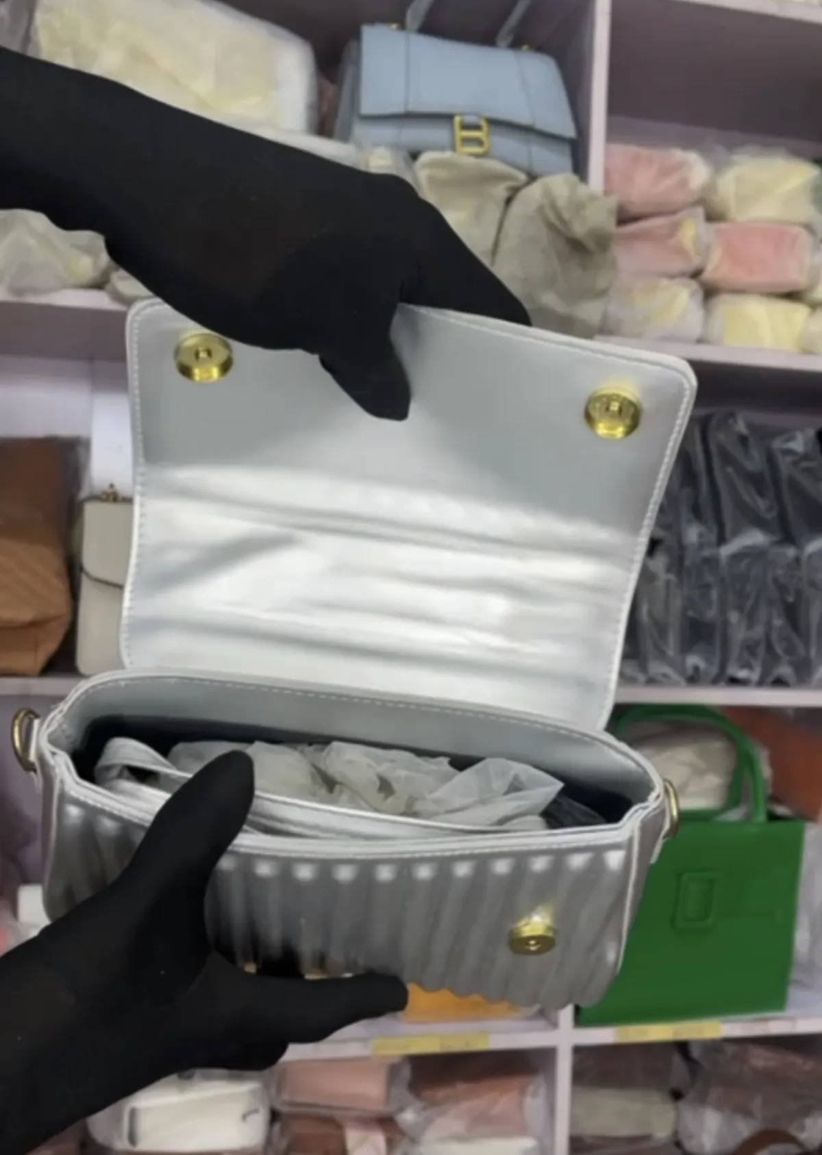 Silver handbag - Image 3