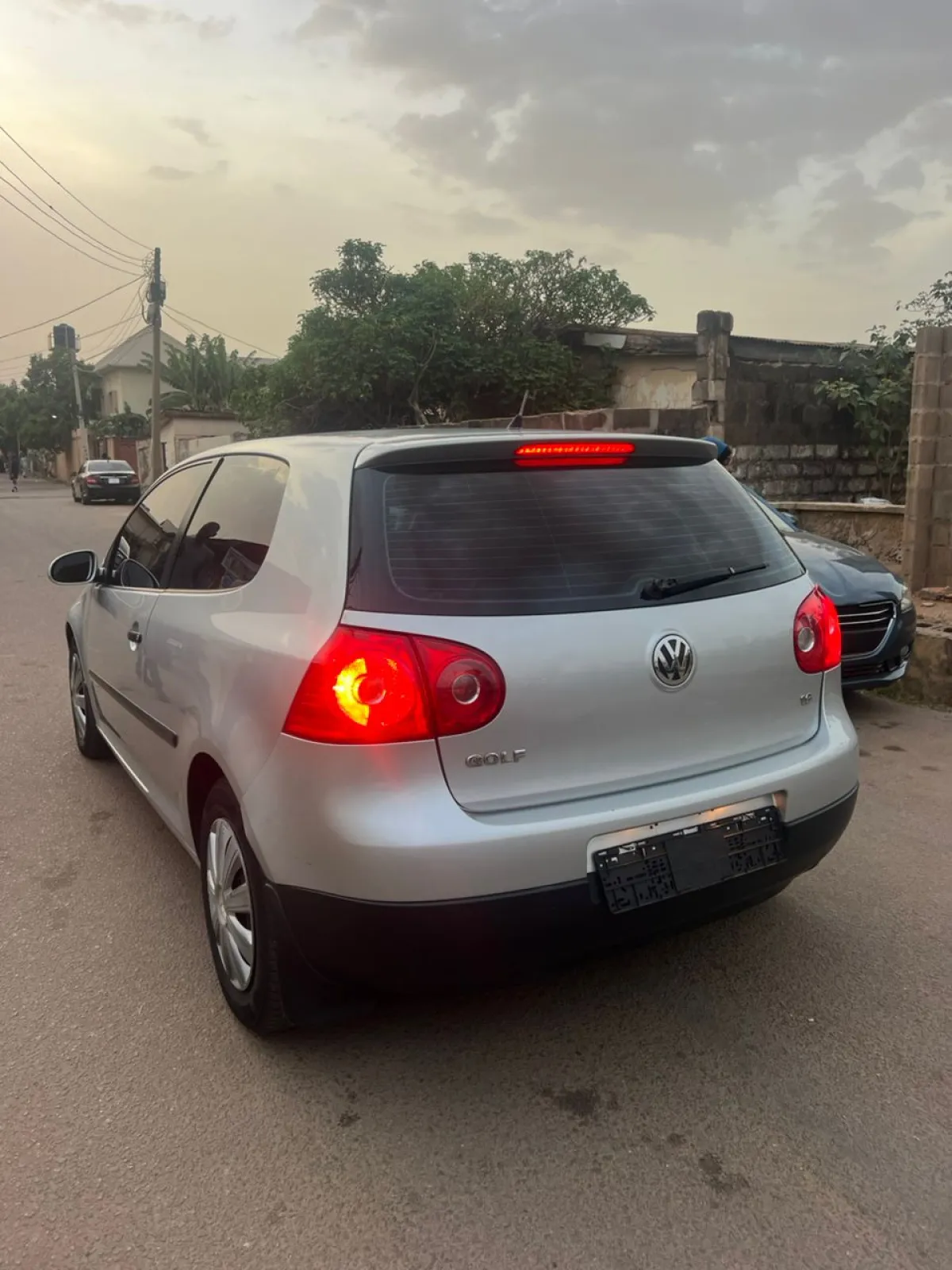 Volkswagen Golf 5 Au - Image 4