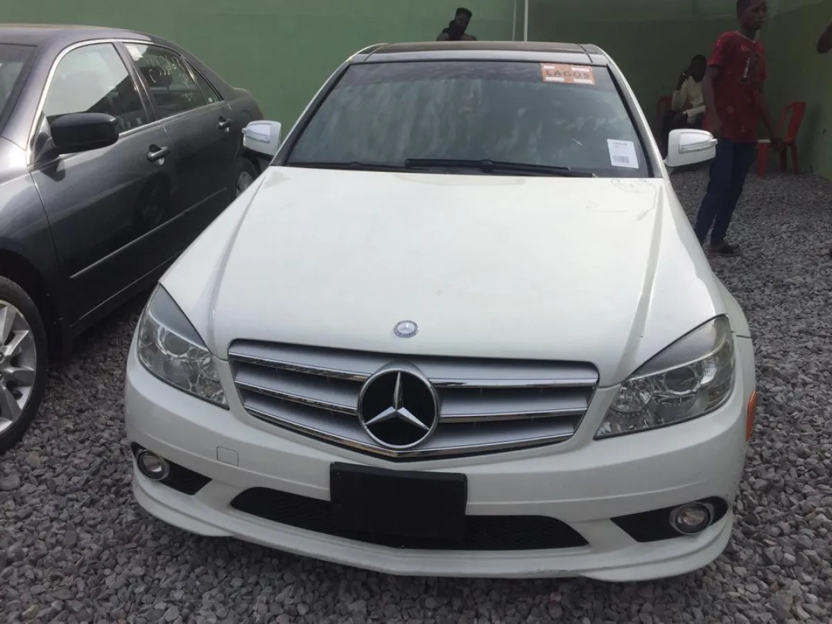 2009 Mercedes Benz C350 4matic - Image 1