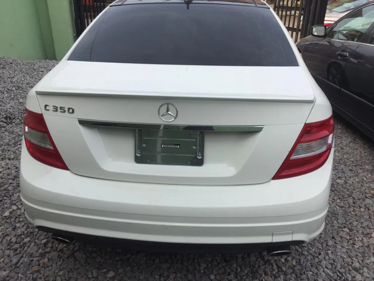 2009 Mercedes Benz C350 4matic - Image 2