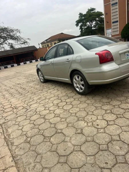 Toyota Avensis 2005