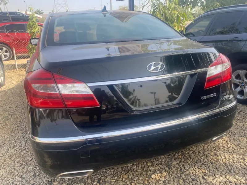 Distress Sale 2012 Hyundai Genesis