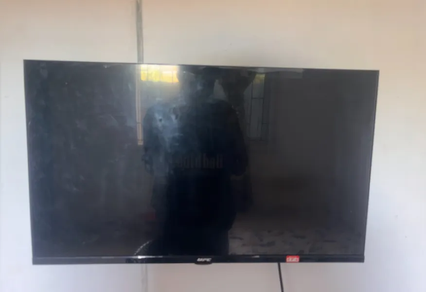 32inch smart UFC Tv