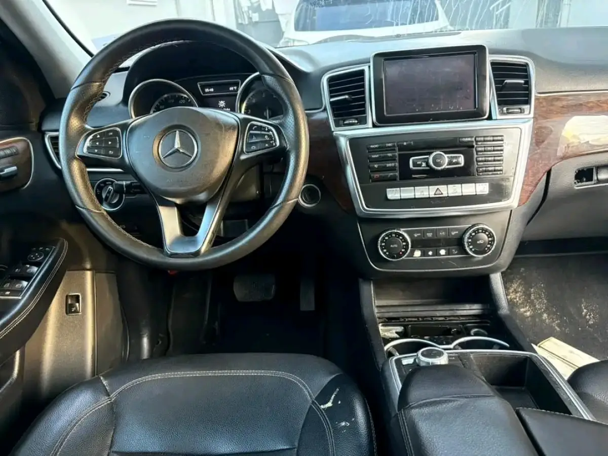 MERCEDES BENZ ML350 - Image 4