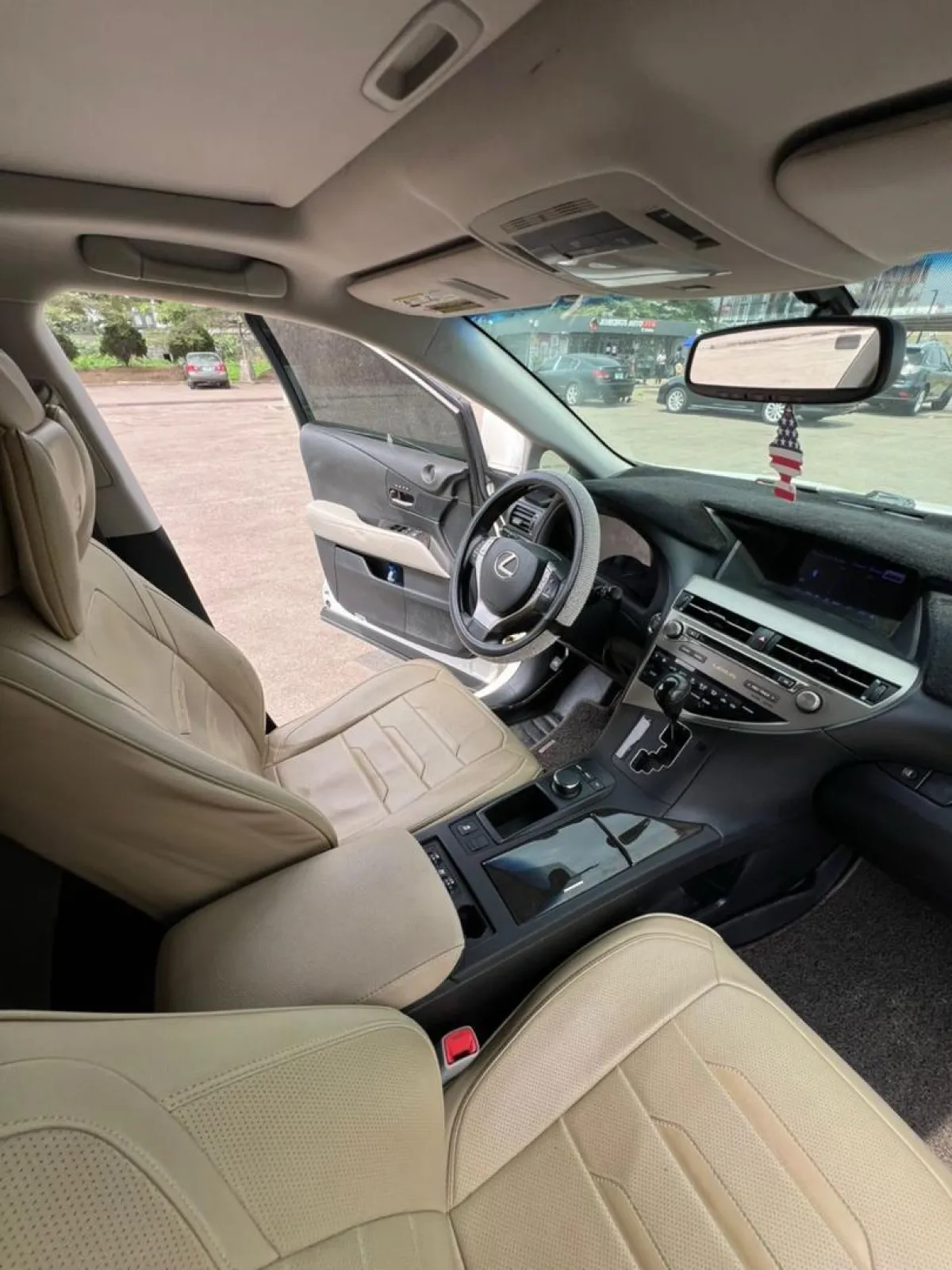 11 Months Used Lexus RX350 2015 Full Option - Image 4