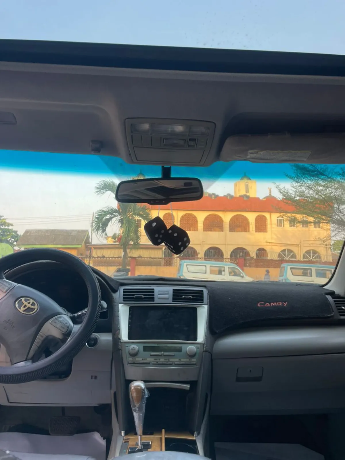 Registered Toyota Camry 2010 XLE - Image 4