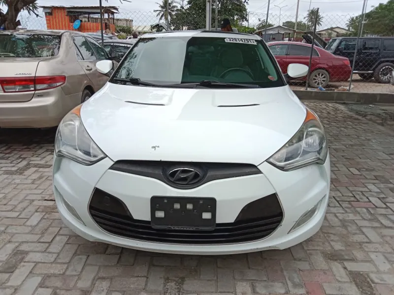 2012 Hyundai Veloster White