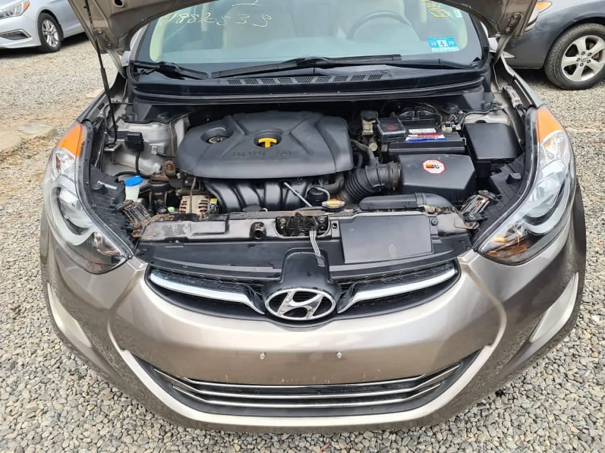 Tokunbo 2011 Hyundai Elantra - Image 2