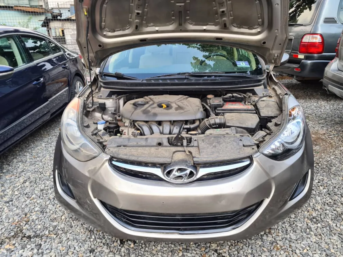 Foreign Used 2011 Hyundai Elantra For Sale - Image 2