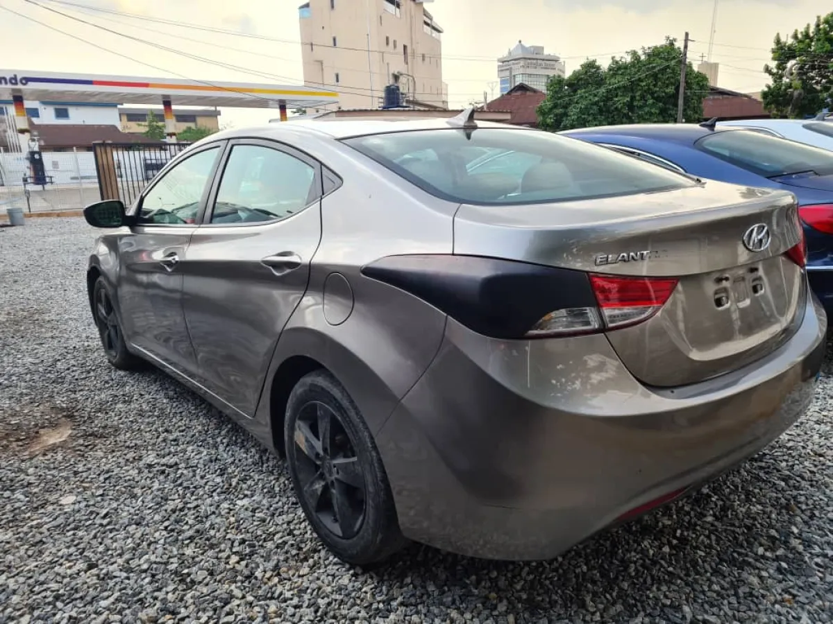 Foreign Used 2011 Hyundai Elantra For Sale - Image 3