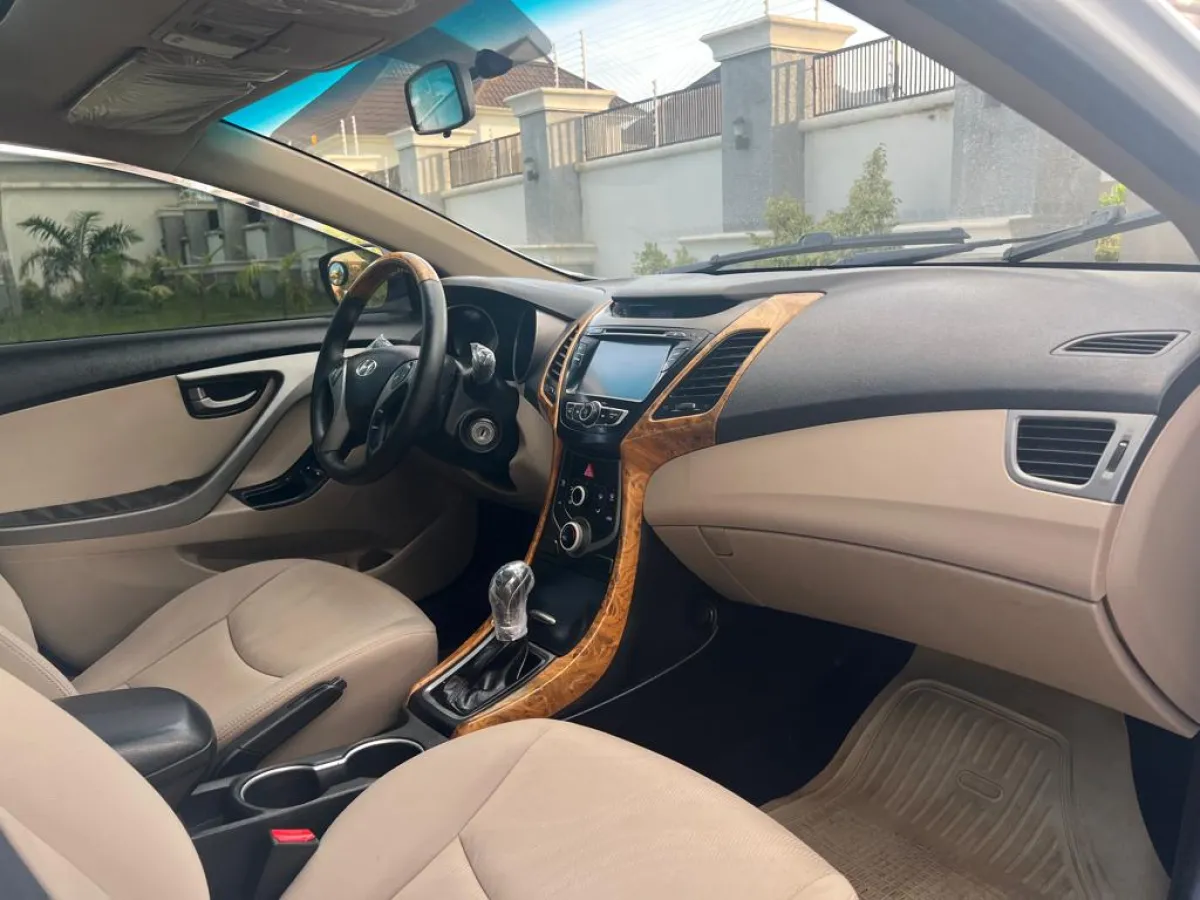 Neatly Used 2014 Hyundai Elantra With Original Custom - Image 6