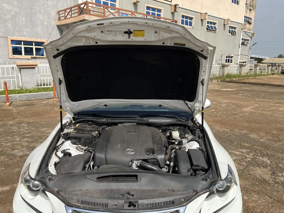 2014 Lexus IS 250 - Image 5