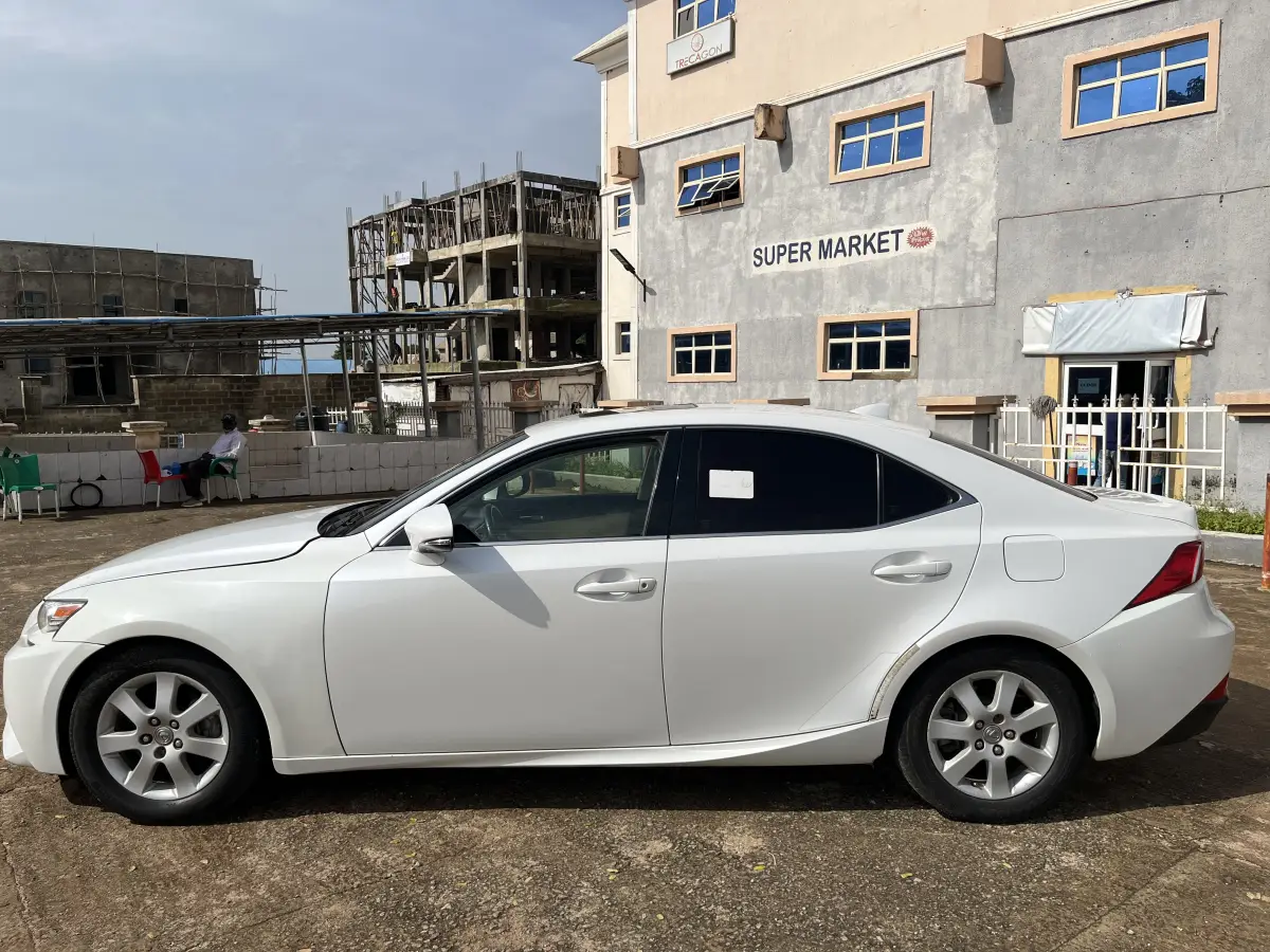 2014 Lexus IS 250 - Image 8