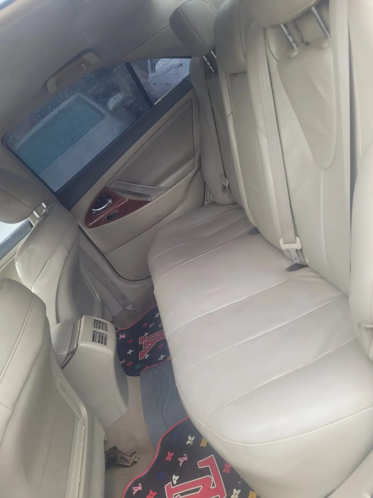 Toyota Camry XLE 2004 model - Image 4