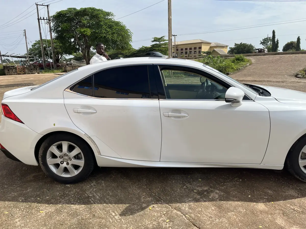 2014 Lexus IS 250 - Image 10