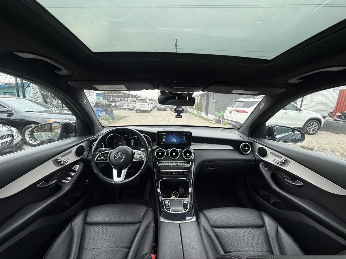 MERCEDEZ benz GLC300 - Image 3