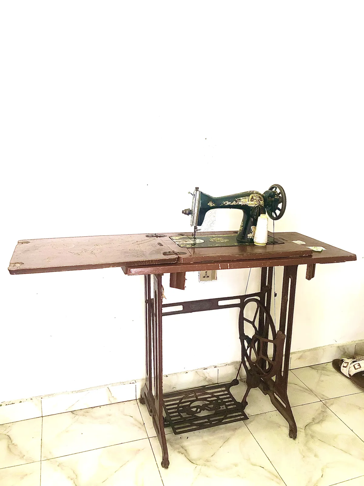 Manual butterfly sewing machine - Image 1