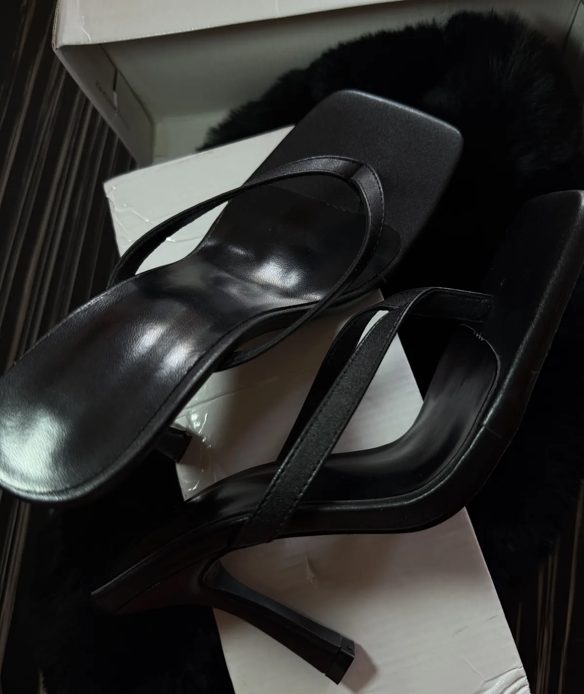 Womens Black Thong High Heel Fashion Sandals - Image 2