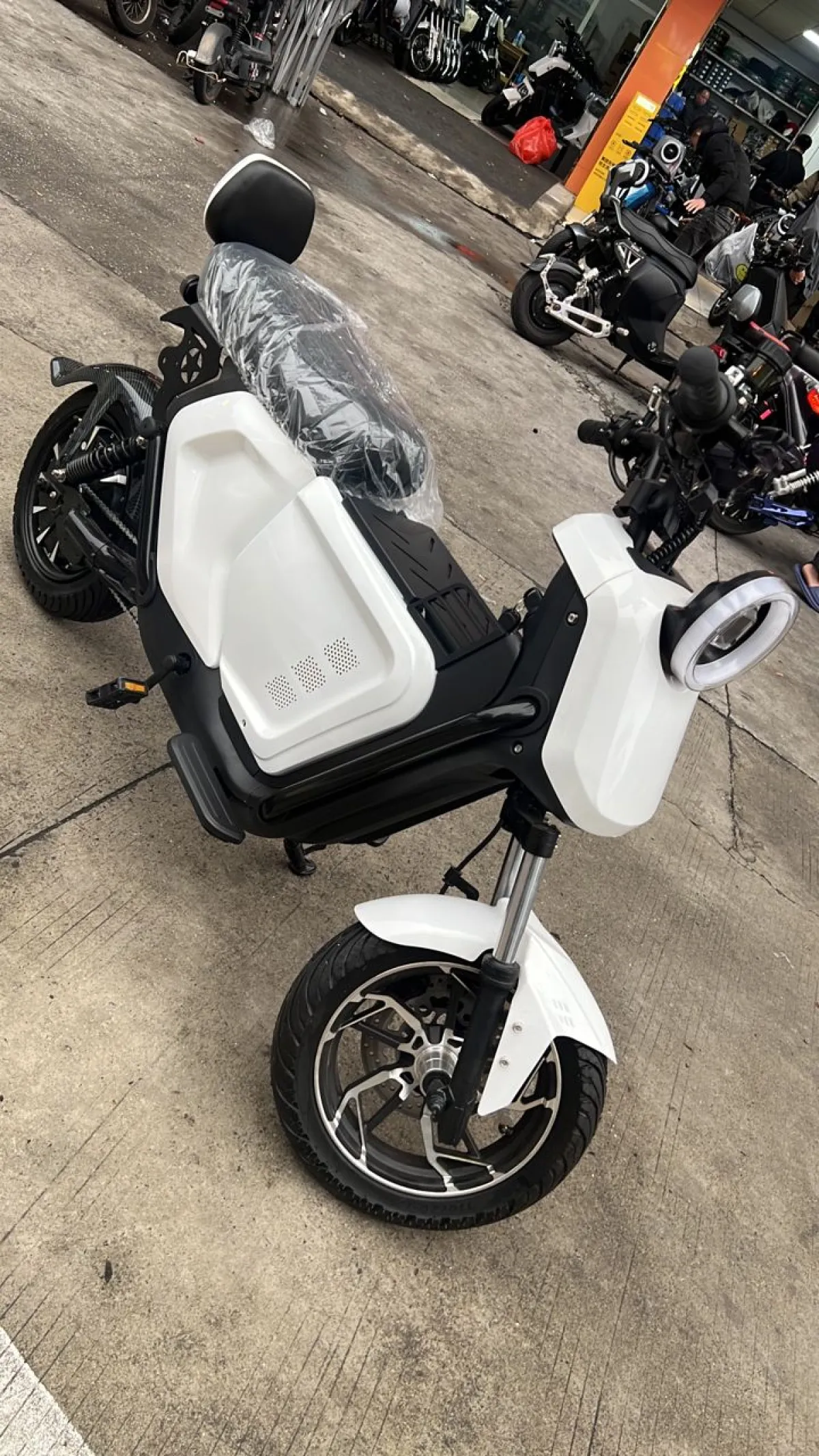 Electric bike - Image 1