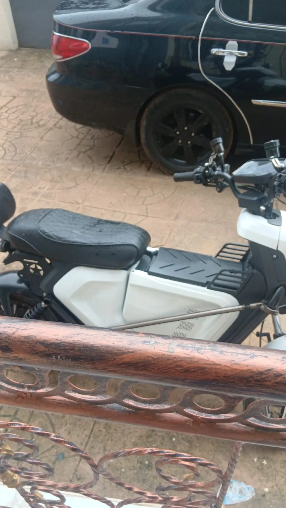 Electric bike - Image 2