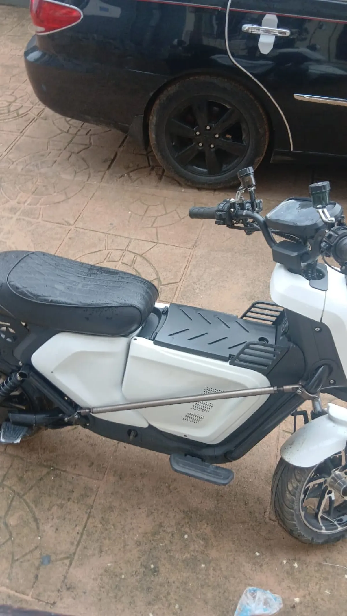 Electric bike - Image 3